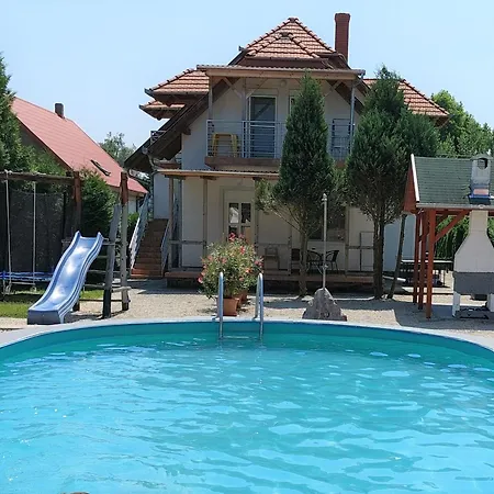 Mit Pool Direkt Am شقة Balatonmáriafürdő